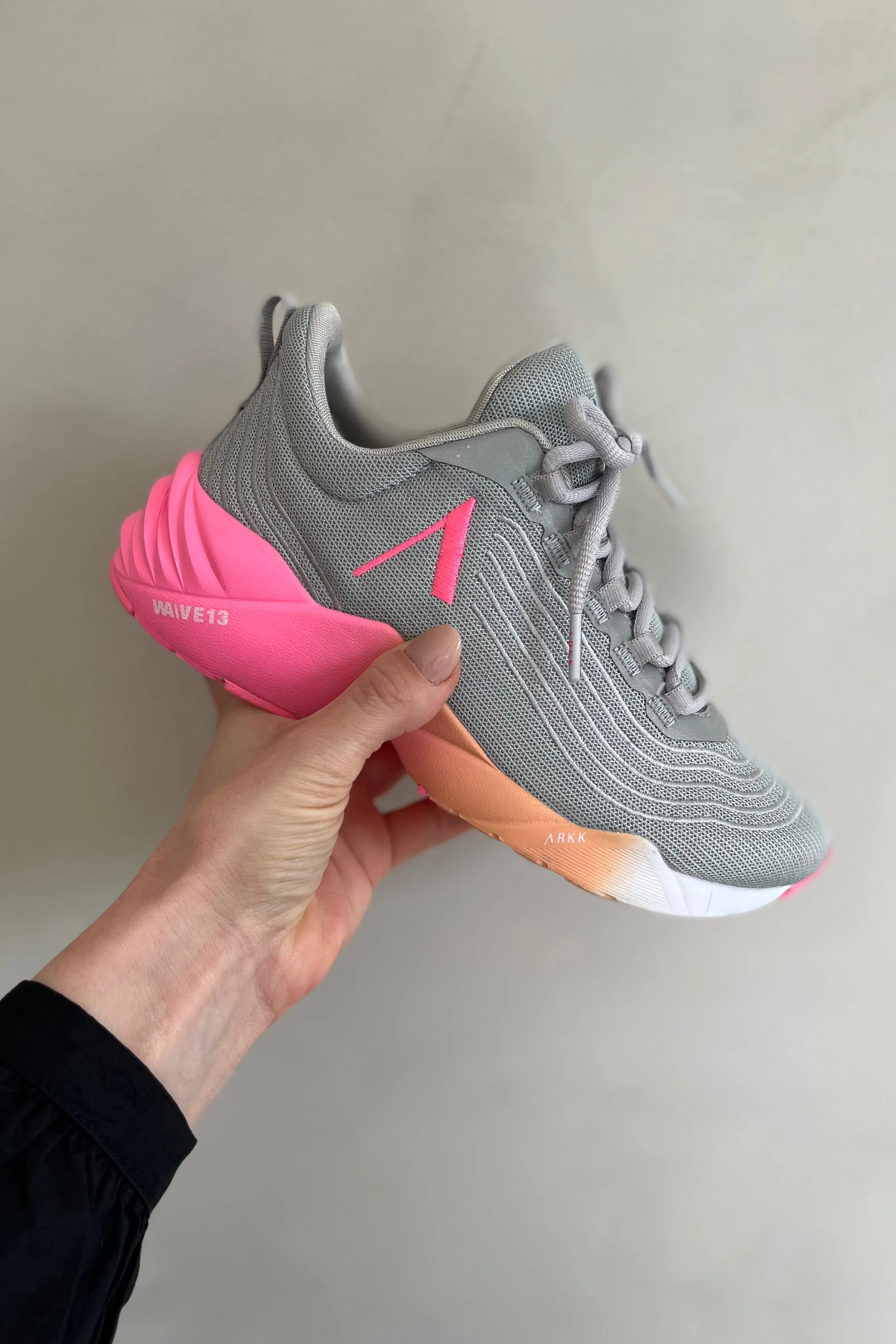 Avory Mesh | Ice Grey Vivid Pink | Sneakers fra Arkk