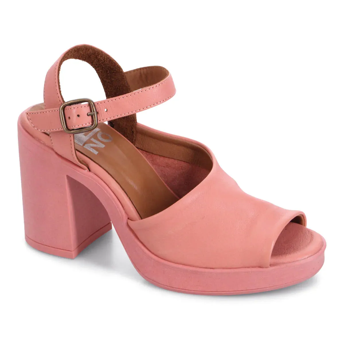 Bueno Layla Heeled Sandal in Pink